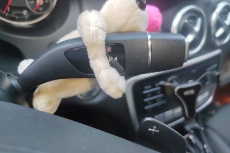 Used Mercedes-Benz A-Class 2018 A 200 Dynamic Edition Gear Lever