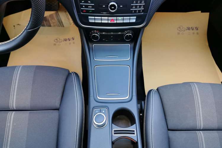 Used Mercedes-Benz A-Class 2018 A 200 Fashion Model Gear Lever