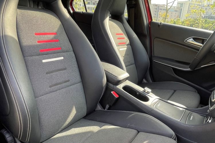 Used Mercedes-Benz A-Class 2018 A 200 Dynamic Edition Interior 10