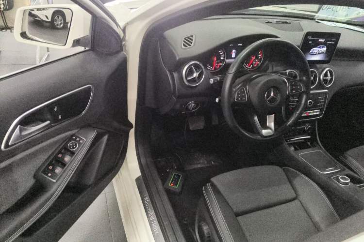 Used Mercedes-Benz A-Class 2018 A 200 Dynamic Edition Interior 3