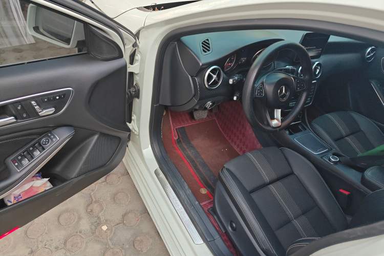 Used Mercedes-Benz A-Class 2018 A 200 Fashion Model Interior 3