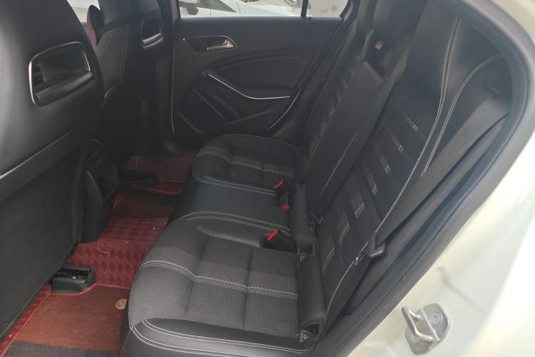Used Mercedes-Benz A-Class 2018 A 200 Fashion Model Interior 4