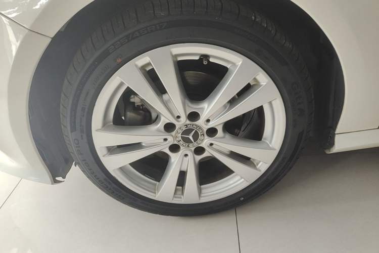 Used Mercedes-Benz A-Class 2018 A 200 Dynamic Edition Left Front Wheel Hub