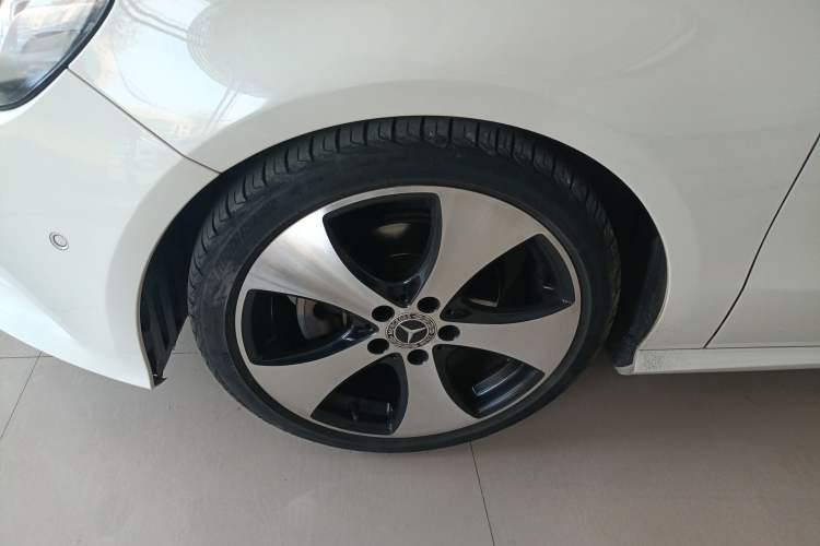 Used Mercedes-Benz A-Class 2018 A 200 Fashion Model Left Front Wheel Hub