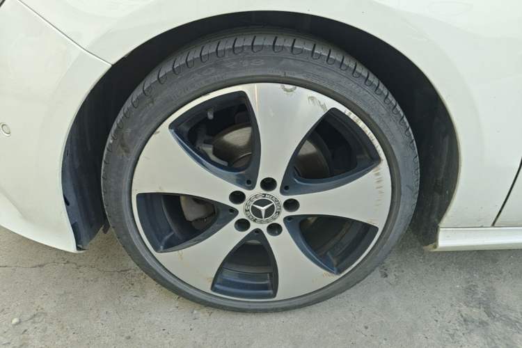 Used Mercedes-Benz A-Class 2018 A 200 Fashion Model Left Front Wheel Hub