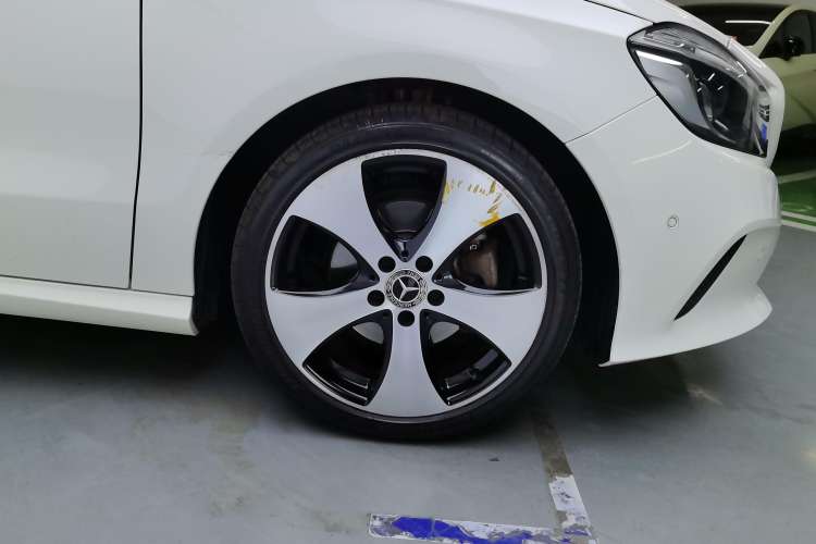 Used Mercedes-Benz A-Class 2018 A 200 Fashion Model Left Rear Wheel Hub