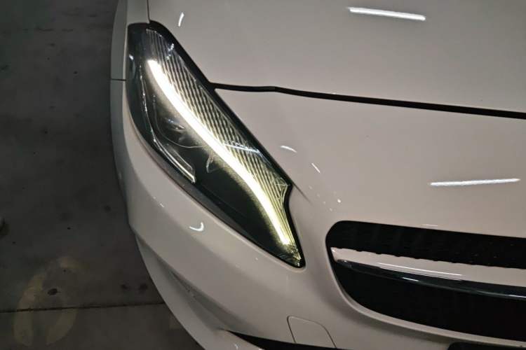 Used Mercedes-Benz A-Class 2018 A 200 Dynamic Edition Right Front Headlight