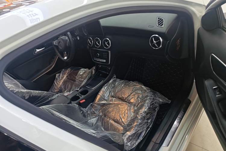 Used Mercedes-Benz A-Class 2018 A 200 Dynamic Edition Right Front Seat