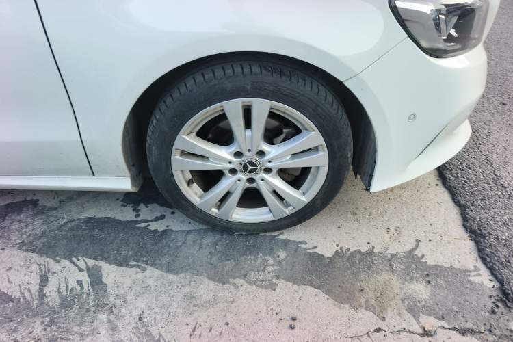 Used Mercedes-Benz A-Class 2018 A 200 Dynamic Edition Right Front Wheel Hub