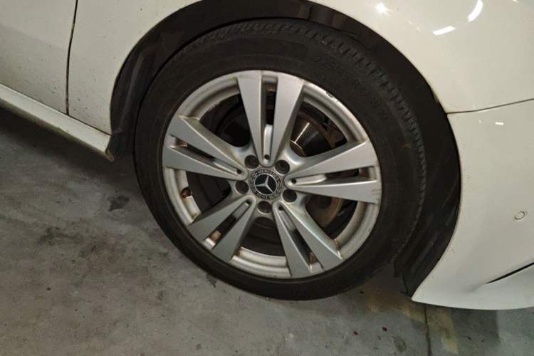 Used Mercedes-Benz A-Class 2018 A 200 Dynamic Edition Right Front Wheel Hub