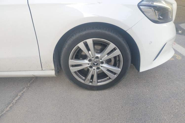 Used Mercedes-Benz A-Class 2018 A 200 Dynamic Edition Right Front Wheel Hub