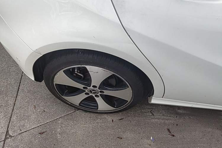 Used Mercedes-Benz A-Class 2018 A 200 Fashion Model Right Rear Wheel Hub