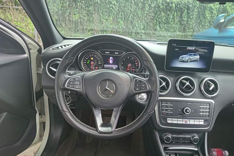 Used Mercedes-Benz A-Class 2018 A 200 Fashion Model Steering Wheel