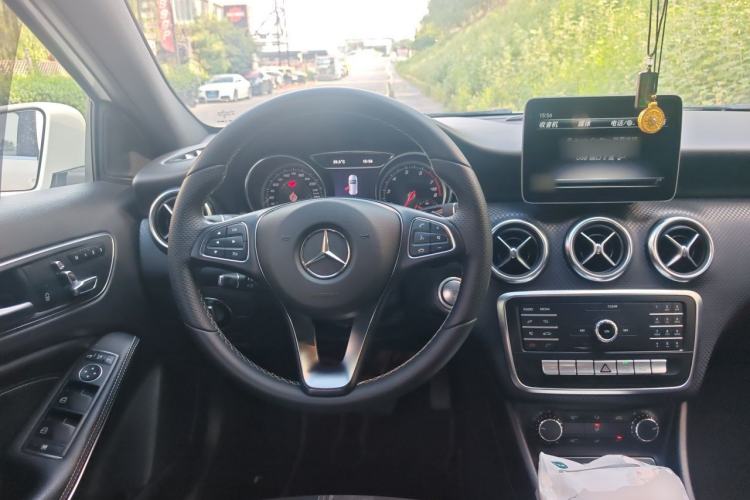 Used Mercedes-Benz A-Class 2018 A 200 Fashion Model Steering Wheel