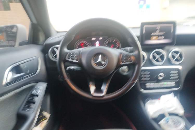Used Mercedes-Benz A-Class 2018 A 200 Dynamic Edition Steering Wheel