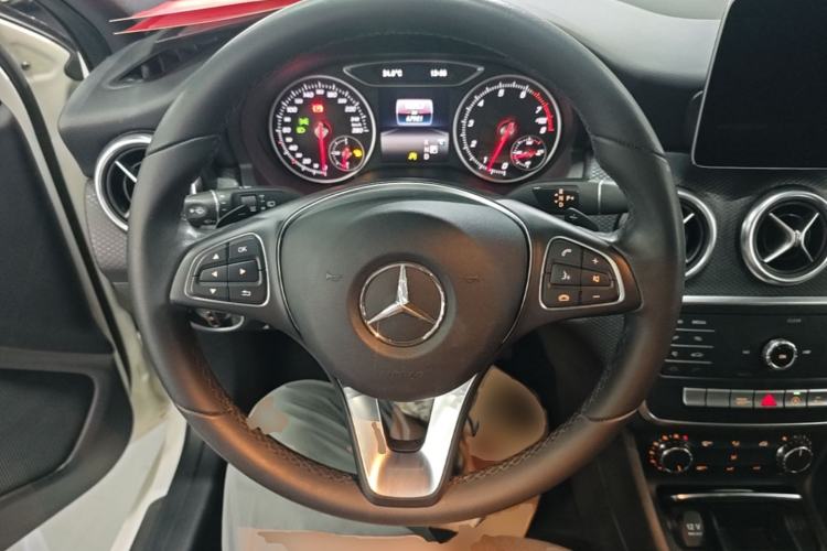 Used Mercedes-Benz A-Class 2018 A 200 Dynamic Edition Steering Wheel