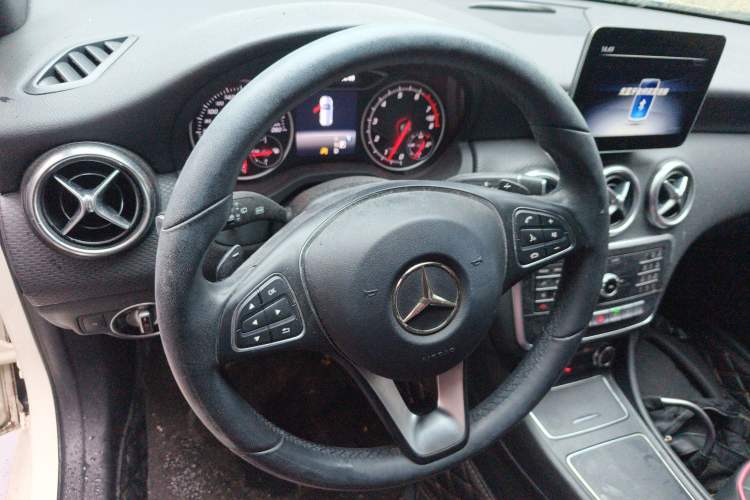 Used Mercedes-Benz A-Class 2018 A 200 Dynamic Edition Steering Wheel