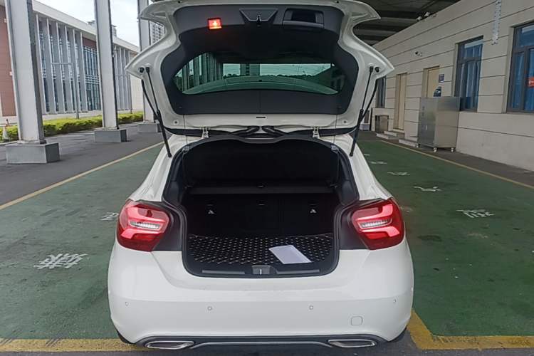 Used Mercedes-Benz A-Class 2018 A 200 Fashion Model Trunk