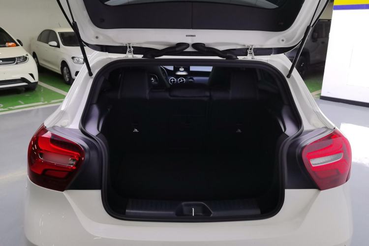 Used Mercedes-Benz A-Class 2018 A 200 Fashion Model Trunk
