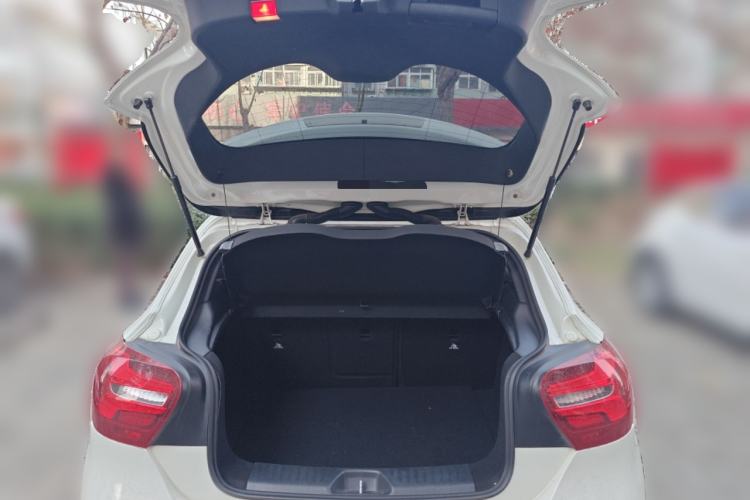 Used Mercedes-Benz A-Class 2018 A 200 Fashion Model Trunk