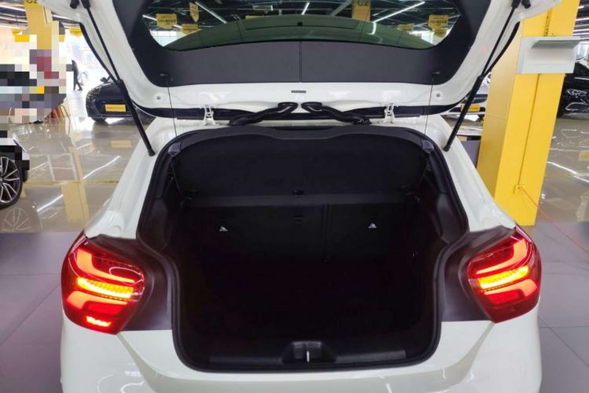 Used Mercedes-Benz A-Class 2018 A 200 Fashion Model Trunk