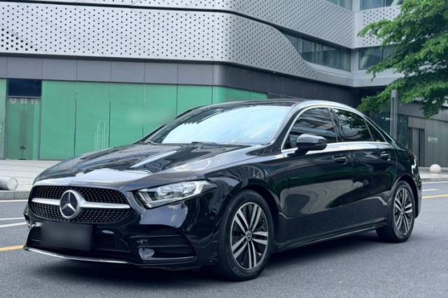 Mercedes-Benz A-Class 2019 A 180 L Sport Sedan с пробегом