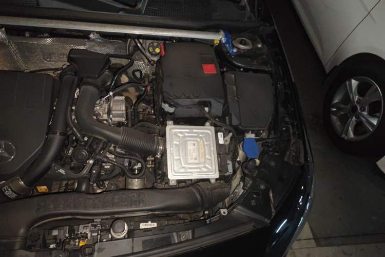 Used Mercedes-Benz A-Class 2019 Restyled A 200 L Sport Sedan Engine Bay Left