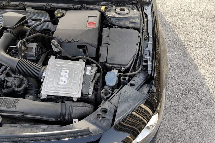Used Mercedes-Benz A-Class 2019 Restyled A 200 L Sport Sedan Engine Bay Left
