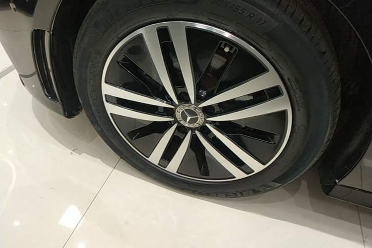 Used Mercedes-Benz A-Class 2019 A 180 L Sport Sedan Left Front Wheel Hub