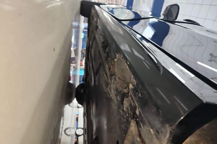 Used Mercedes-Benz A-Class 2019 A 200 L Sport Sedan Left Side Sill