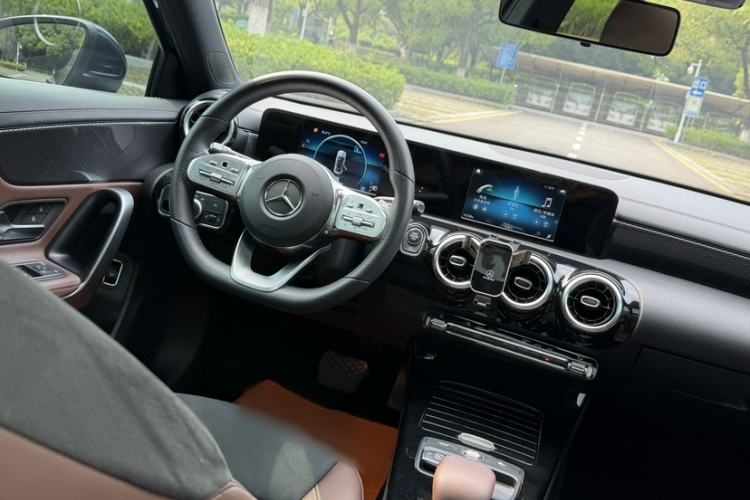 Used Mercedes-Benz A-Class 2019 A 180 L Sport Sedan Audio And AC Panel