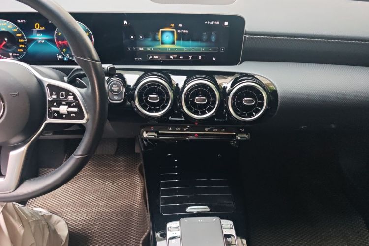 Used Mercedes-Benz A-Class 2019 A 200 Dynamic Edition Audio And AC Panel