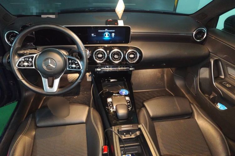 Used Mercedes-Benz A-Class 2019 A 200 Dynamic Edition Center Console