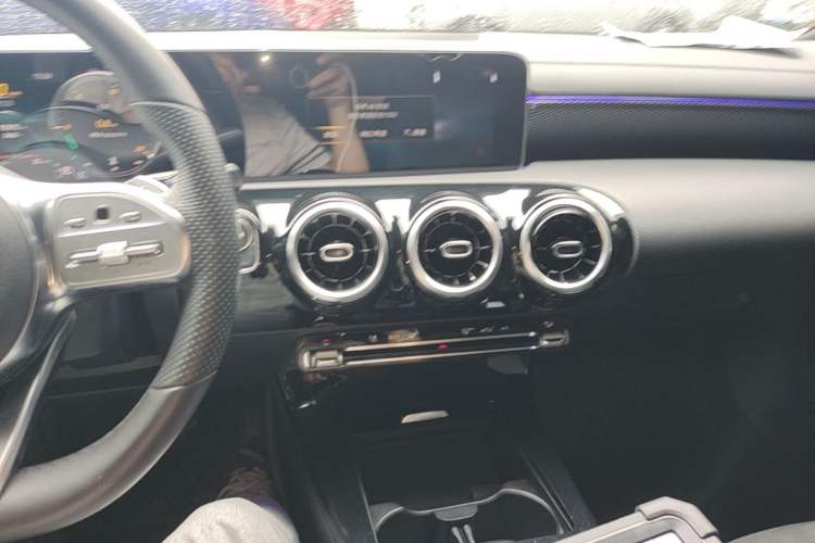 Used Mercedes-Benz A-Class 2019 A 200 L Sport Sedan Center Console