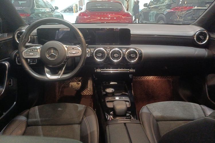Used Mercedes-Benz A-Class 2019 A 180 L Sport Sedan Center Console