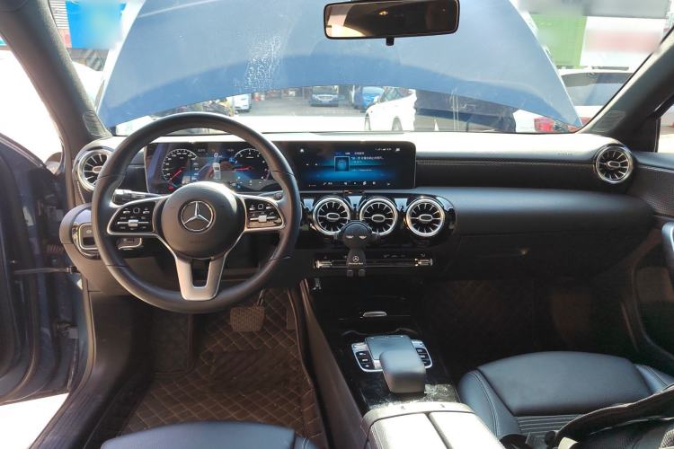 Used Mercedes-Benz A-Class 2019 A 200 Dynamic Edition Center Console