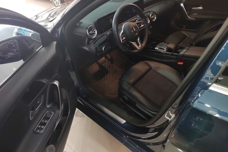 Used Mercedes-Benz A-Class 2019 A 200 Dynamic Edition Driver Seat