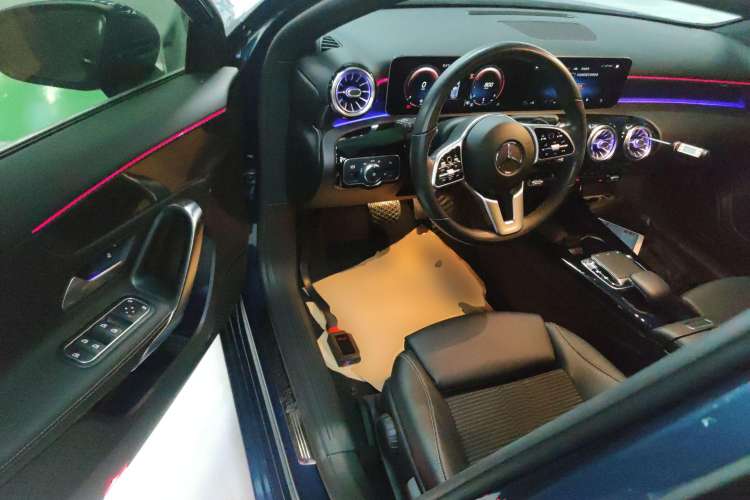 Used Mercedes-Benz A-Class 2019 A 200 Dynamic Edition Driver Seat