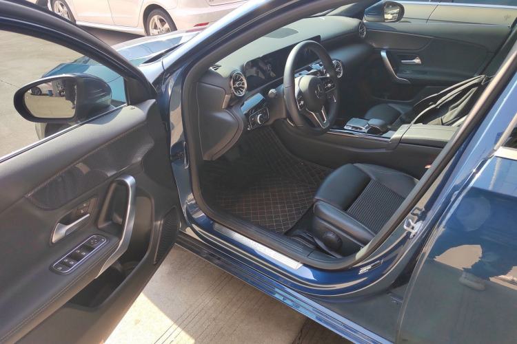 Used Mercedes-Benz A-Class 2019 A 200 Dynamic Edition Driver Seat