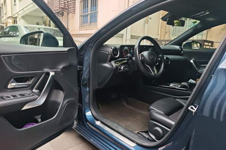 Used Mercedes-Benz A-Class 2019 A 200 Dynamic Edition Driver Seat