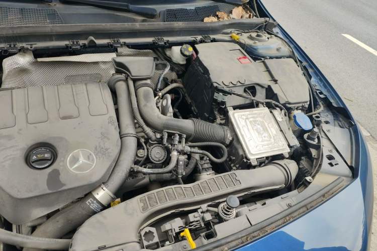 Used Mercedes-Benz A-Class 2019 A 200 L Sport Sedan Engine Bay Left