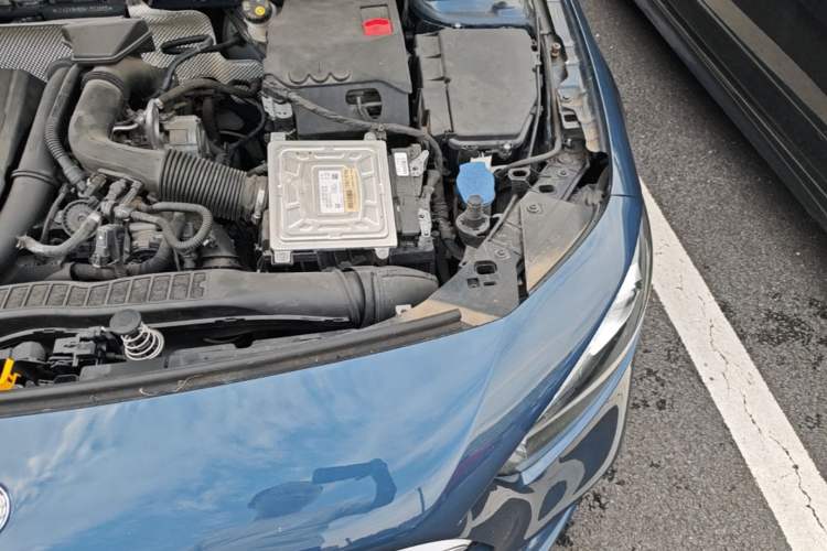 Used Mercedes-Benz A-Class 2019 Restyled A 200 L Sport Sedan Engine Bay Left