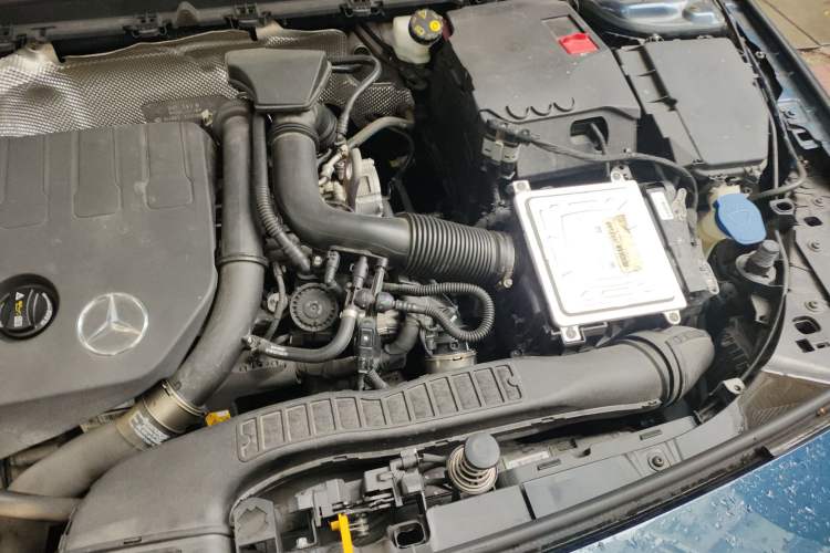 Used Mercedes-Benz A-Class 2019 A 200 L Engine Bay Left