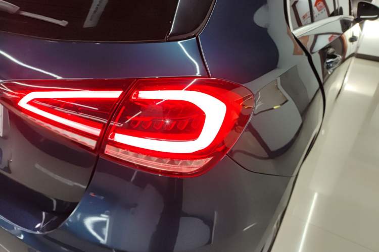 Used Mercedes-Benz A-Class 2019 A 200 Dynamic Edition Exterior 6