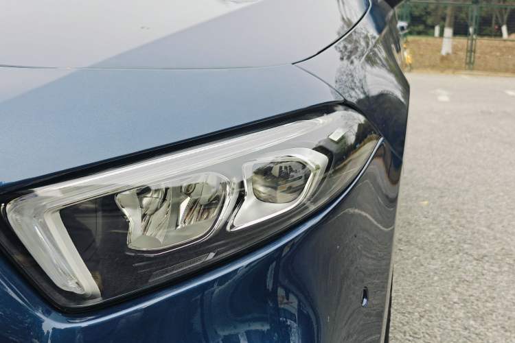 Used Mercedes-Benz A-Class 2019 A 200 Fashion Model Exterior 6