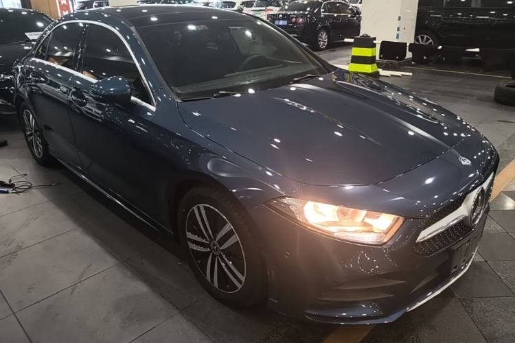 Used Mercedes-Benz A-Class 2019 A 180 L Sport Sedan Front Right 45 Deg