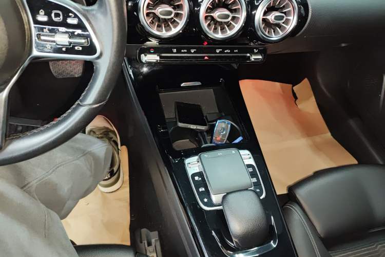 Used Mercedes-Benz A-Class 2019 A 200 Dynamic Edition Gear Lever
