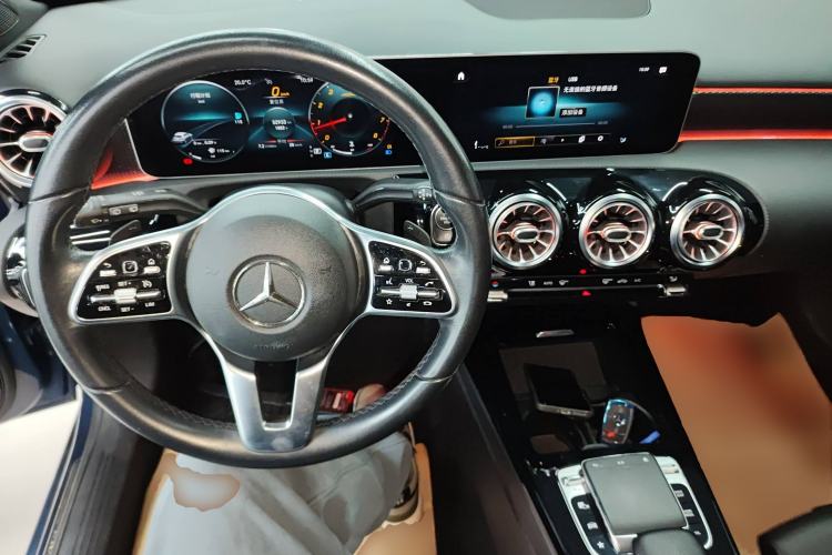 Used Mercedes-Benz A-Class 2019 A 200 Dynamic Edition Interior 2