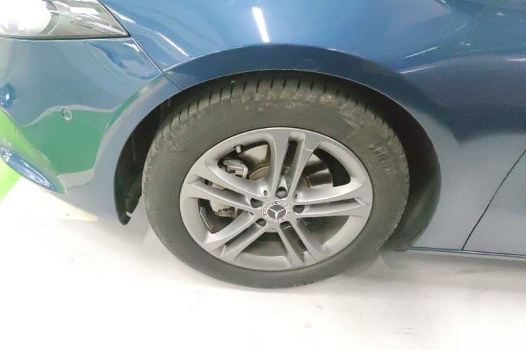 Used Mercedes-Benz A-Class 2019 A 200 Dynamic Edition Left Front Wheel Hub