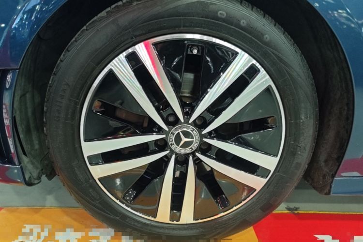 Used Mercedes-Benz A-Class 2019 A 180 L Sport Sedan Left Front Wheel Hub